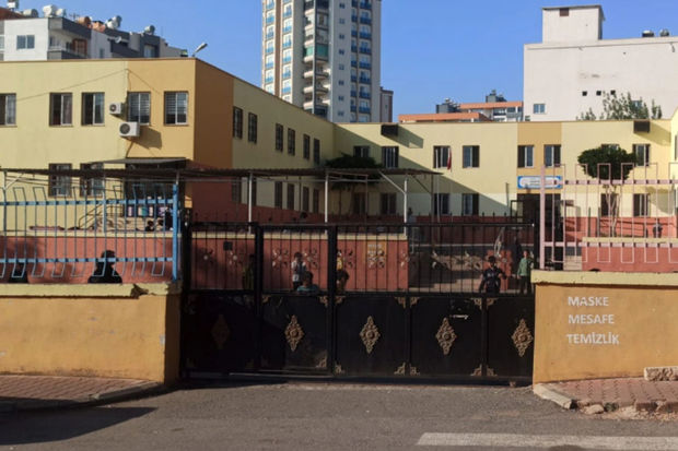 Türkiyədə 12 yaşlı qız sinif yoldaşını öldürdü: Əvvəl şlanqla döydü, sonra bıçaqladı